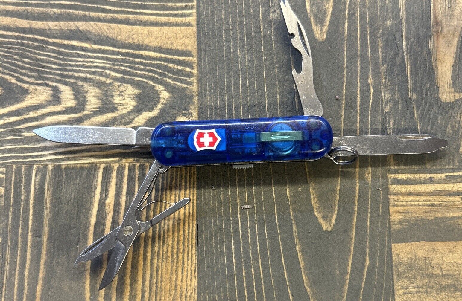 Victorinox Midnight Manager 58MM Swiss Army Knife Sapphire Blue - White Light