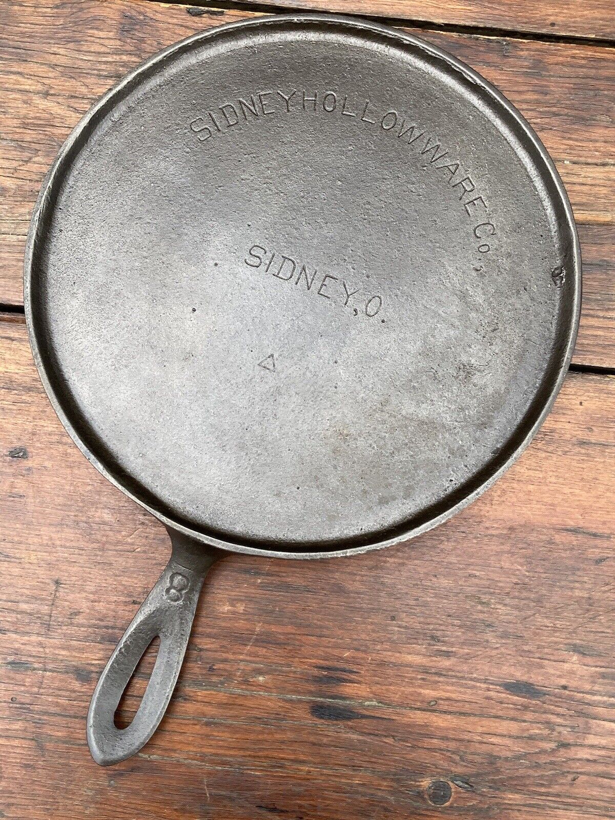 Sidney Hollow Ware #8 Cast Iron Griddle