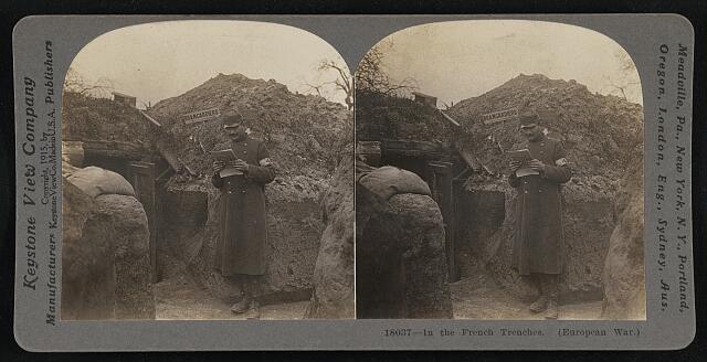 Photo:In the French trenches. (European War.)