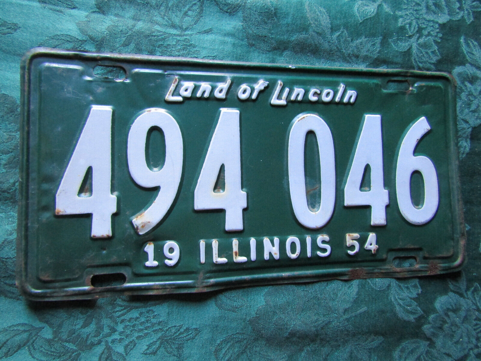 1954 Illinois License Plate 494 046