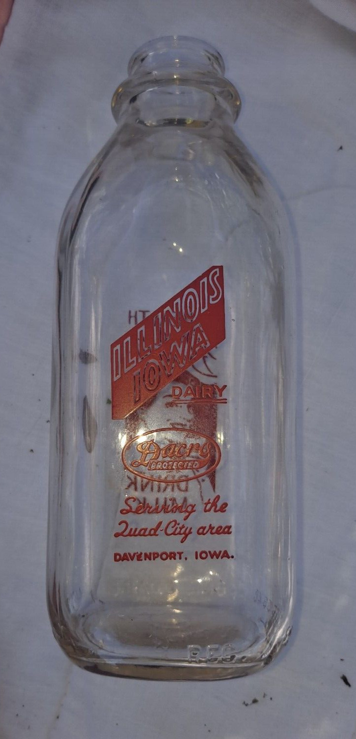 Illinois - Iowa Pint Milk Bottle - Davenport, Ia -
