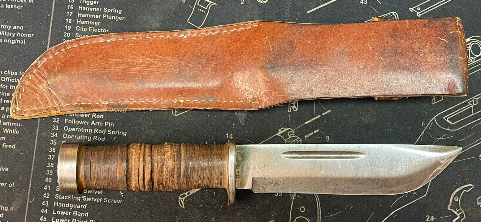 WWII fighting knife with original 1945 leather sheath Cattaraugus 225 Q