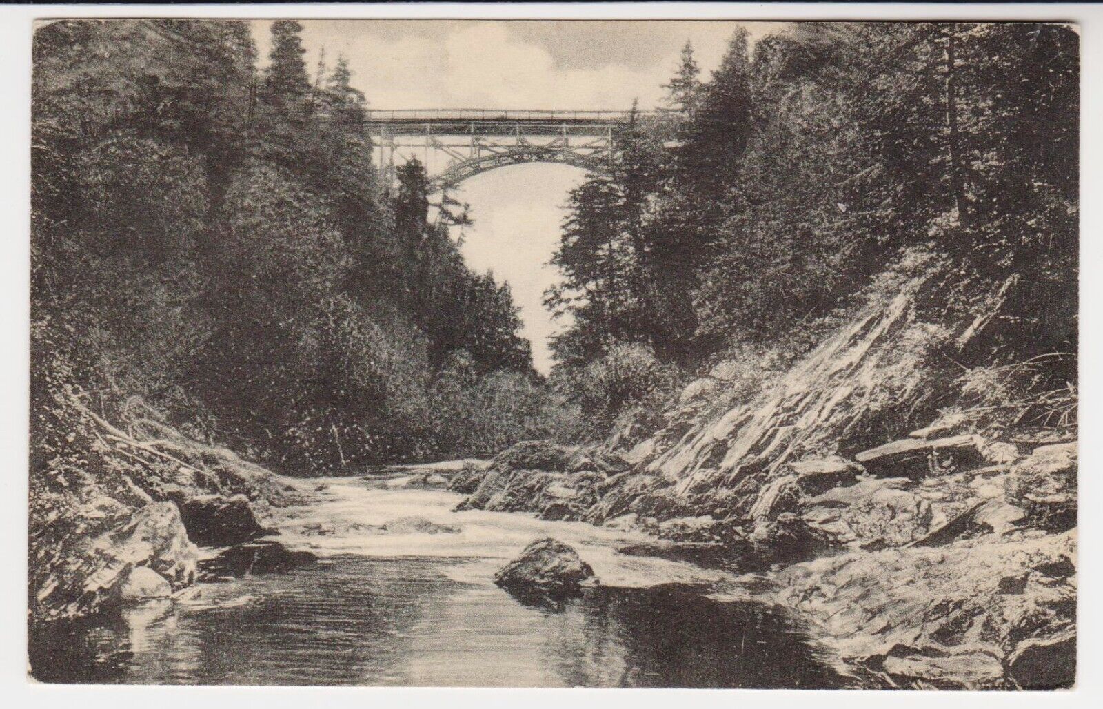 DEWEY’S at QUECHEE GORGE, VERMONT – ALBERTYPE – Posted 1952 Postcard