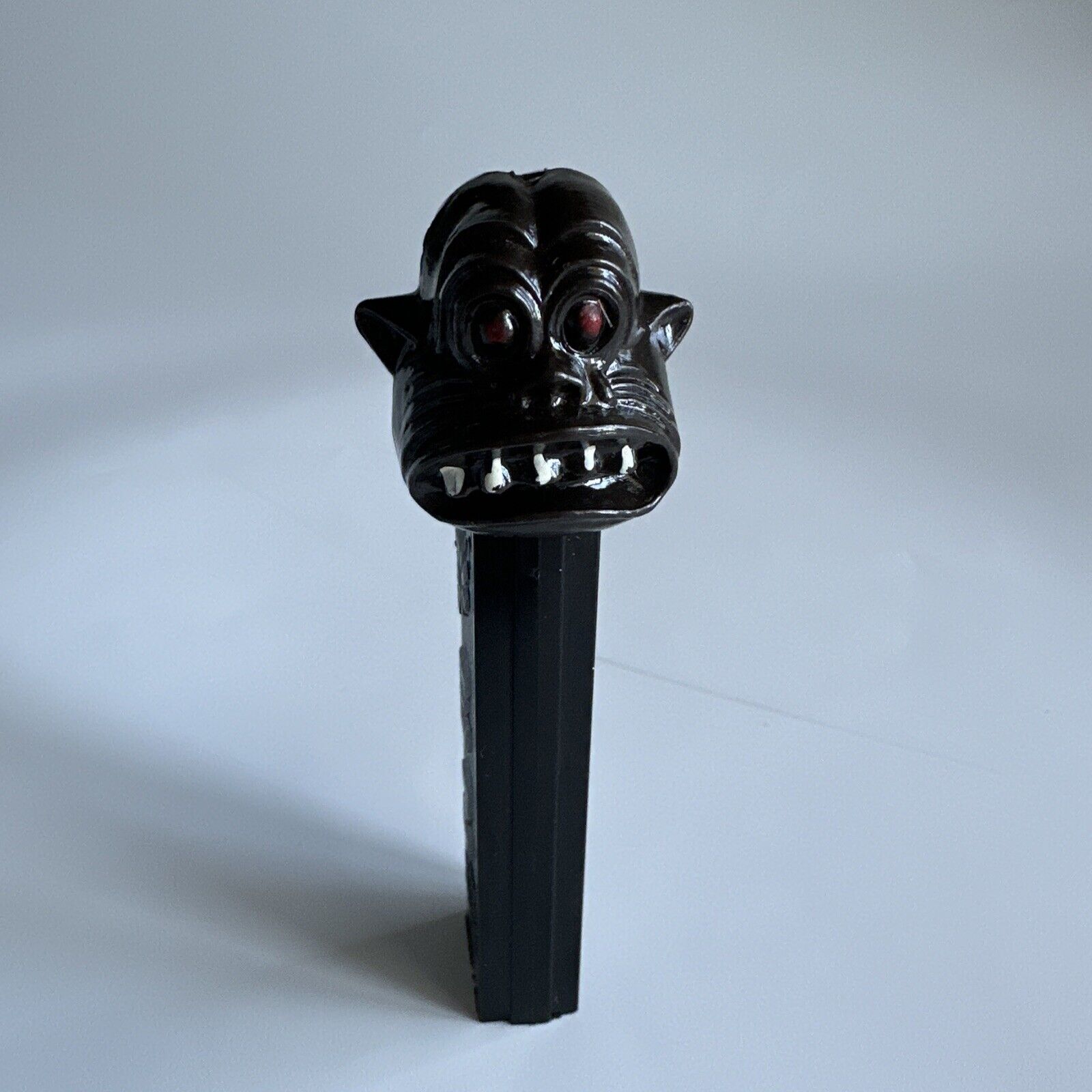 Vintage Pez Dispenser Gorilla Black Body Rare No Feet PATENT 3.942.683 Austria