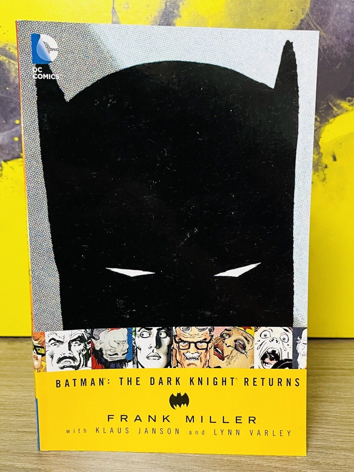 Batman The Dark Knight Returns Frank Miller DC Comics Graphic Novel 2002 TPB