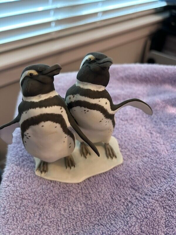 Kaiser of West Germany Penguins. Beautiful decorative piece. 