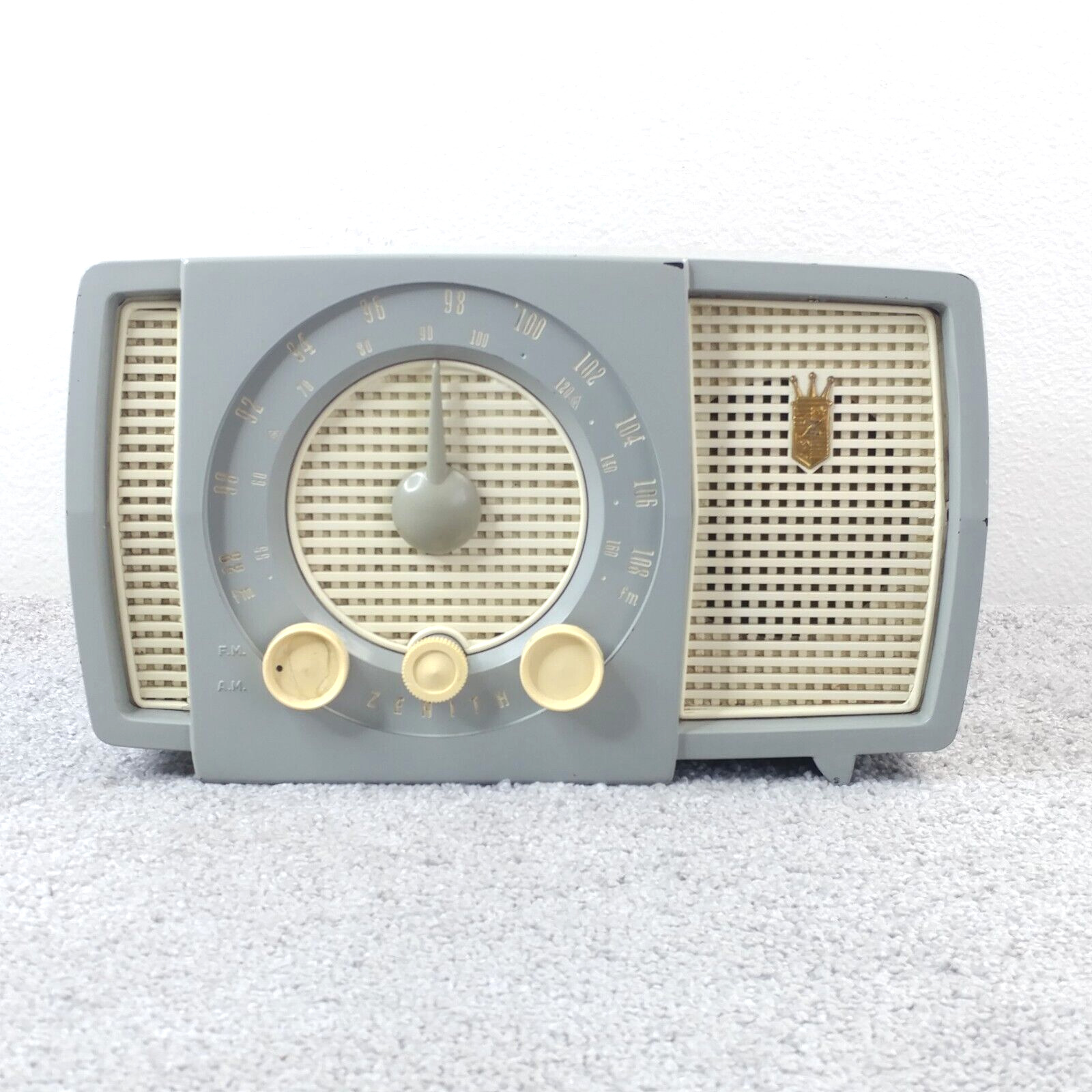 Zenith Tube Radio Model Y723 AM/FM Bakelite Gray Vintage 1950's MCM  Works