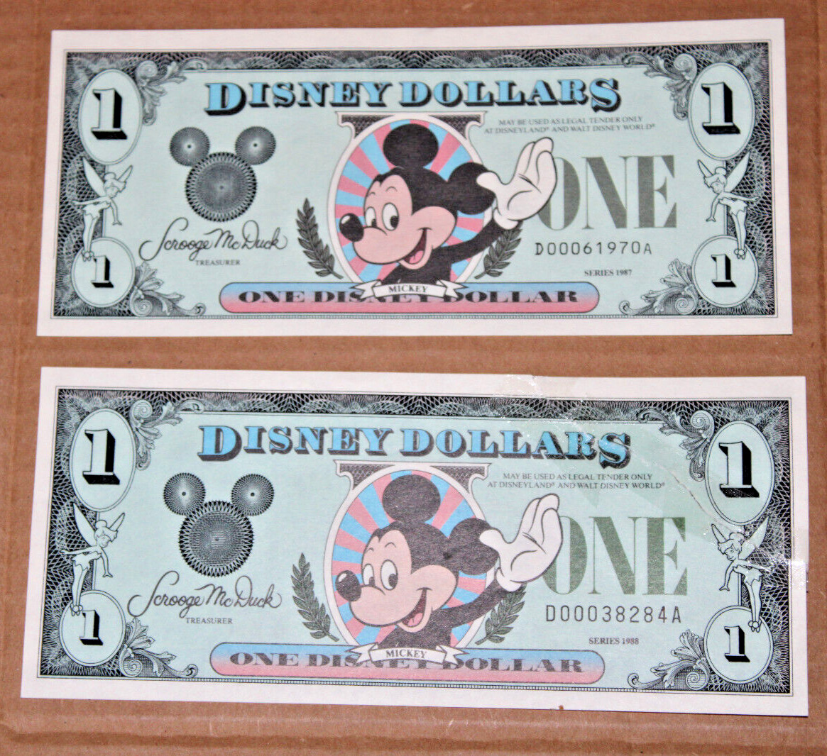 Vintage 1980s Disney Dollars Mickey Mouse Waving D Block 1987 1988 Diff Backs