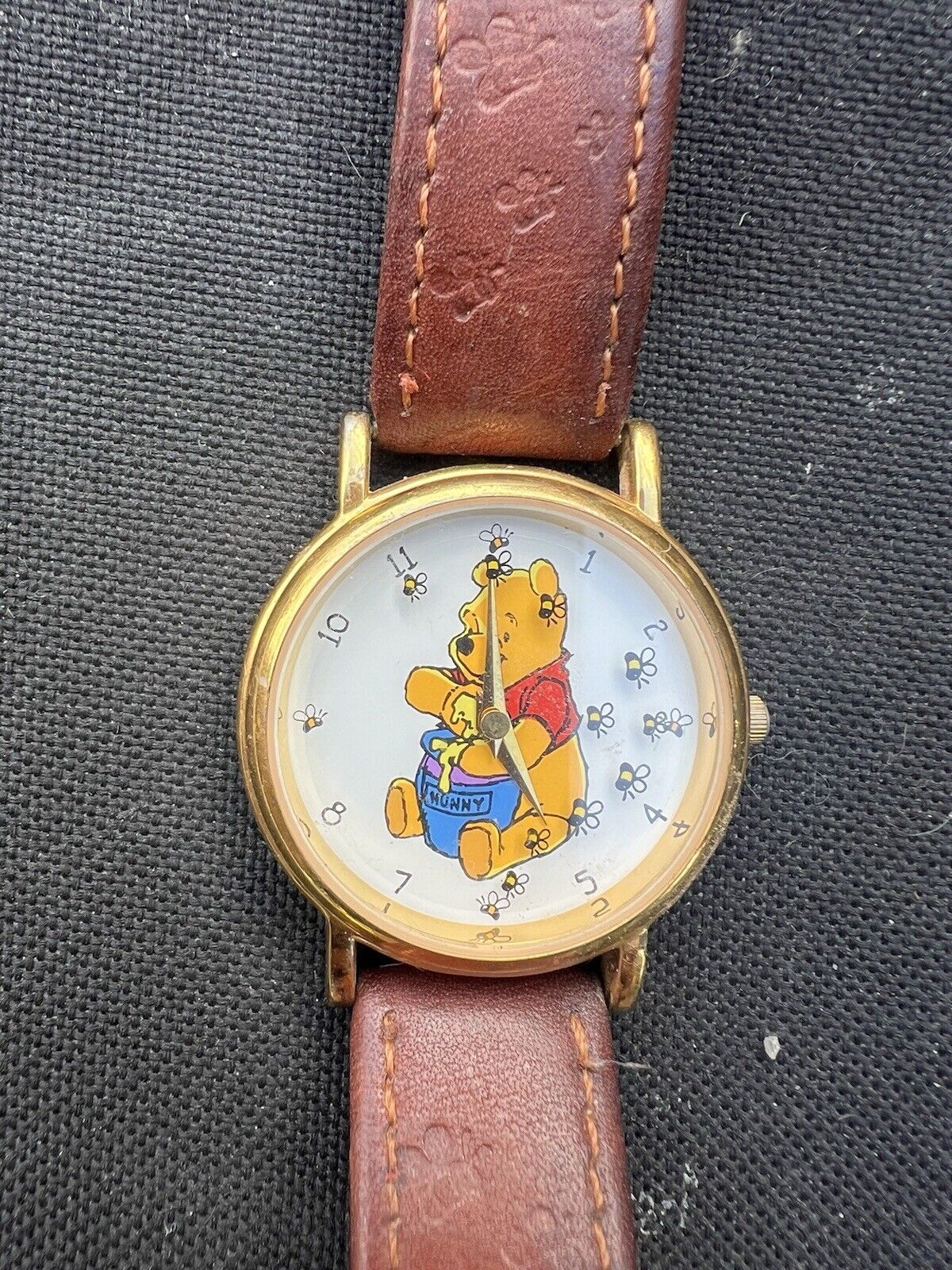 Vintage Disney Store Winnie The Pooh Watch With Bees - Needs Battery