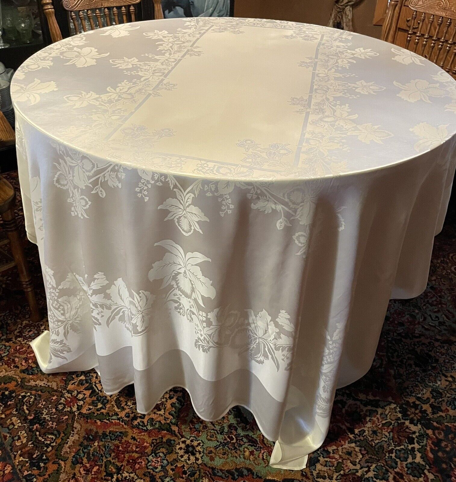 Stunning luxury vintage champagne ivory damask sateen tablecloth 86\