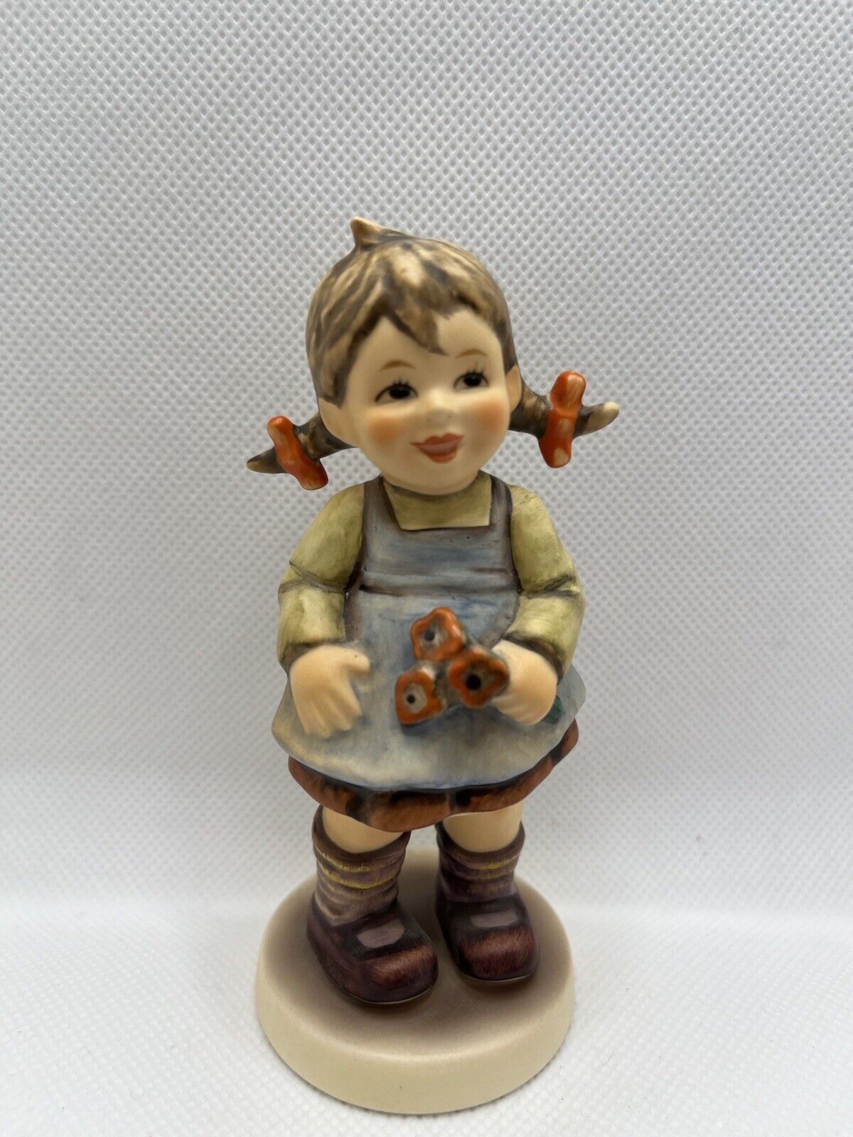 1989 Hummel Goebel German Porcelain Figurine Flower Girl 548 Exclusive Ed 4.5\