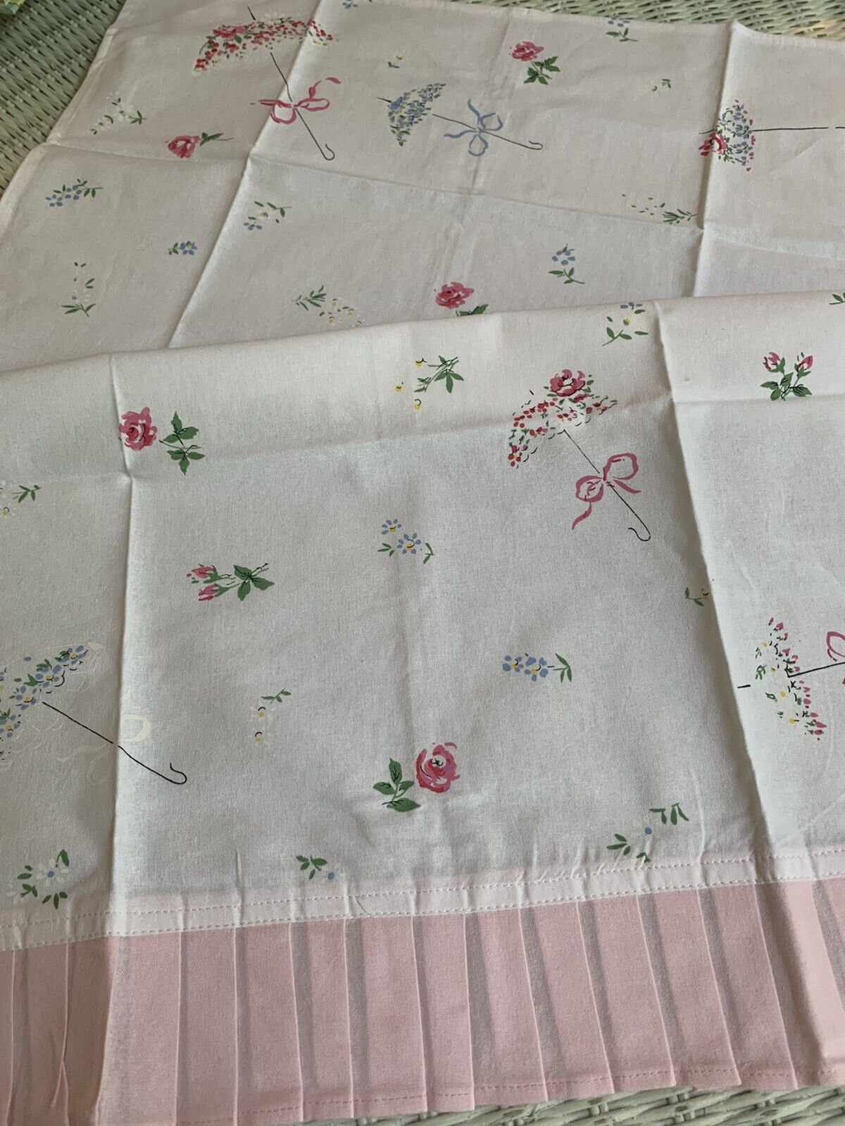 New LuRay Vintage Style Pretty Kitchen Tea Towel - Beautiful Flower Parasols