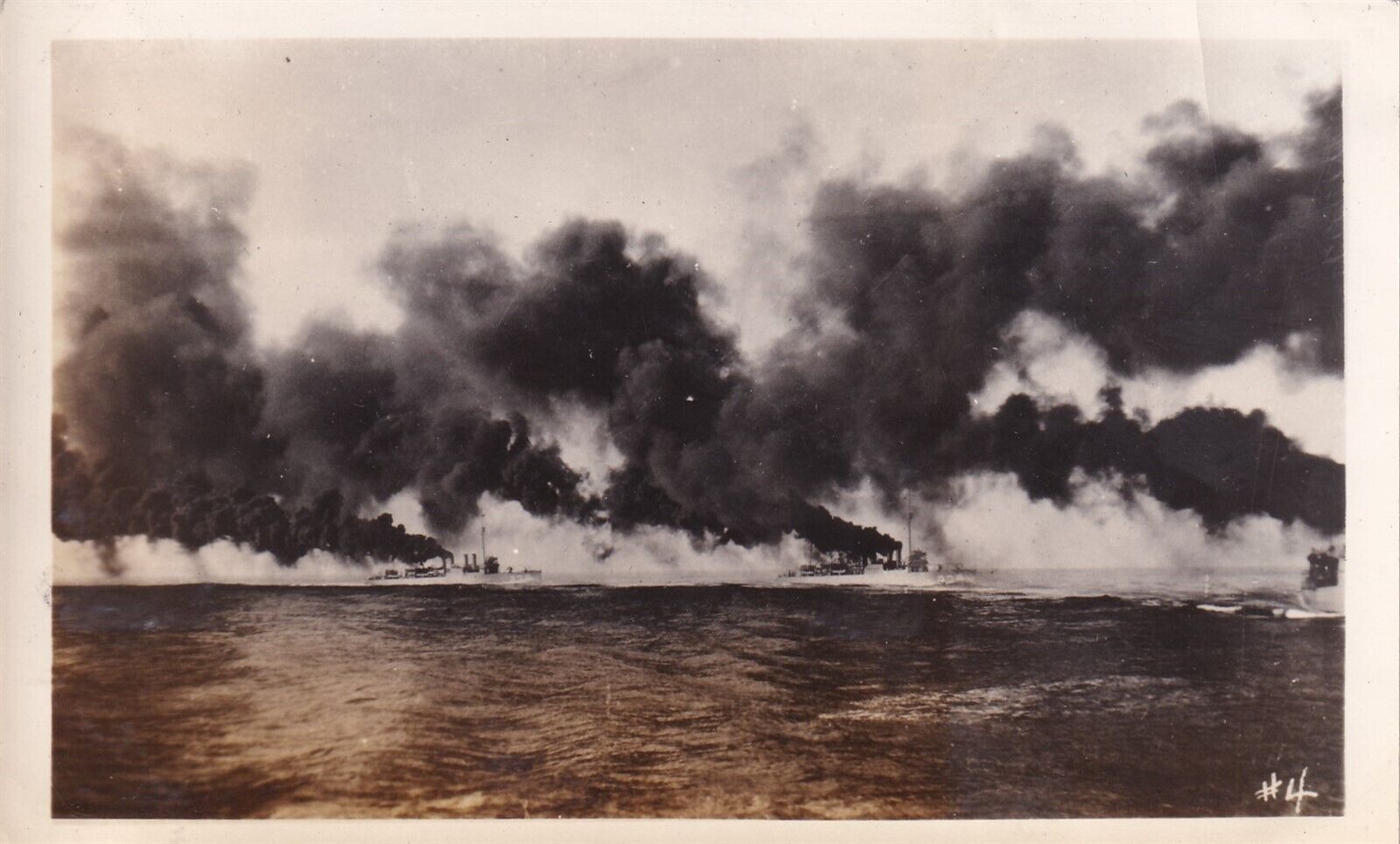 Original Pre-WWII Photo US NAVY DESTROYERS LAYING SMOKE SCREEN 1930 At Sea 182