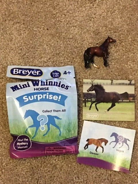 Breyer Mini Whinnies Horse Surprise Series 4 - bay standing horse - Juno