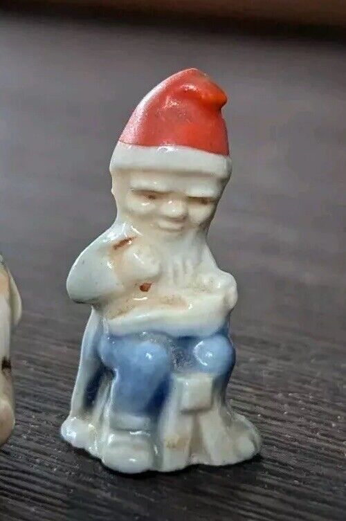 Wade Whimsies Miniature Figurine Gnome Lucky Leprechaun Shoe Cobbler Elf 1.5”