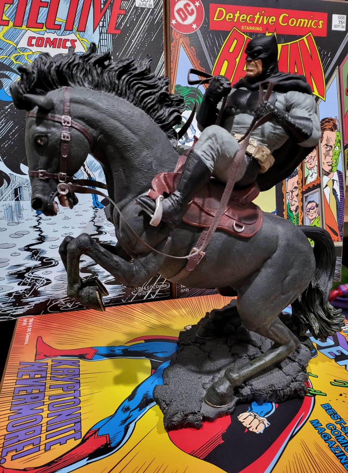 DC Collectibles DARK KNIGHT RETURNS A CALL TO ARMS YEAR OF THE HORSE