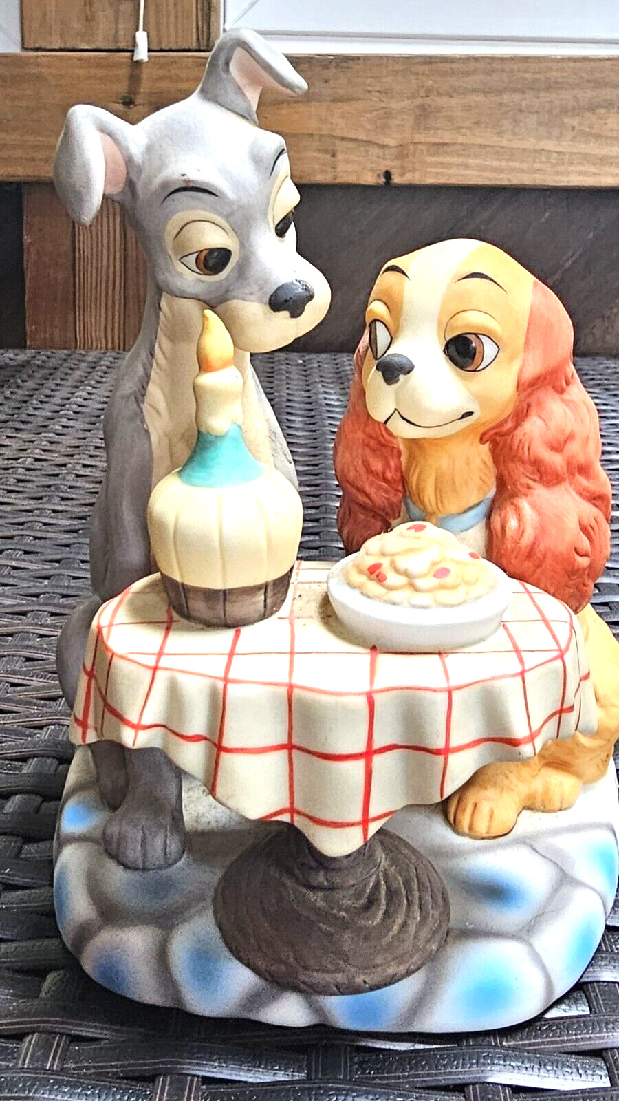 VINTAGE WALT DISNEY PRODUCTIONS LADY AND THE TRAMP FIGURINE