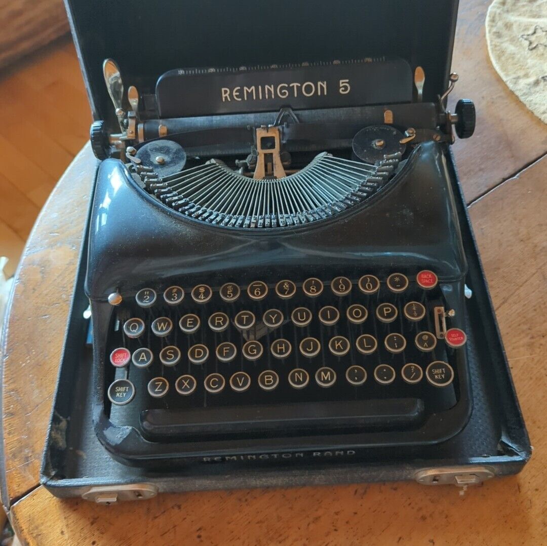 Vintage 1940\'s REMINGTON RAND Model 5 Black Portable Manual Typewriter w/Case