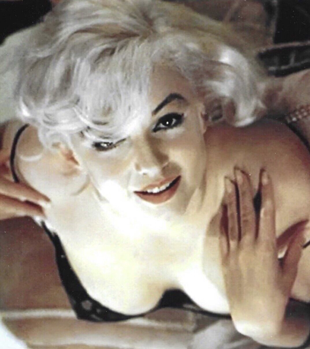 MARILYN MONROE - SEXY, VERY BUSTY AND BEAUTIFUL 