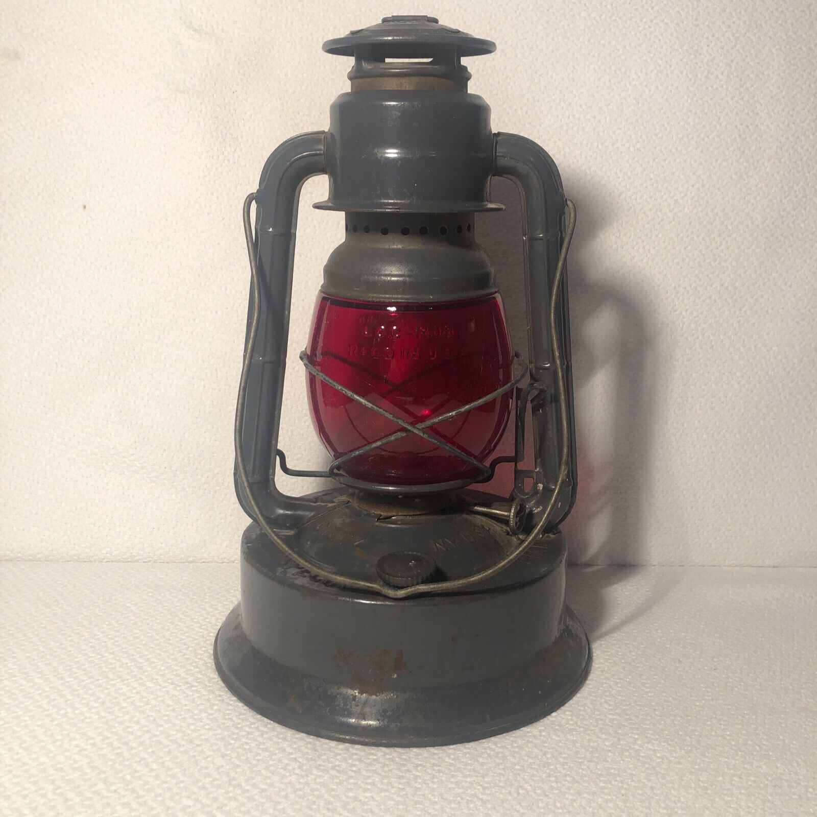 Dietz No.100 Special With Red Little Wizard Globe 