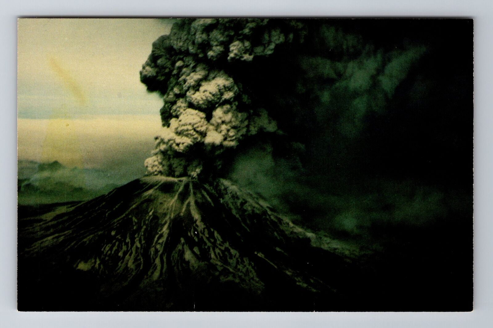 Mount St. Helens WA-Washington, Mushroom Cloud, Plume, Vintage Souvenir Postcard