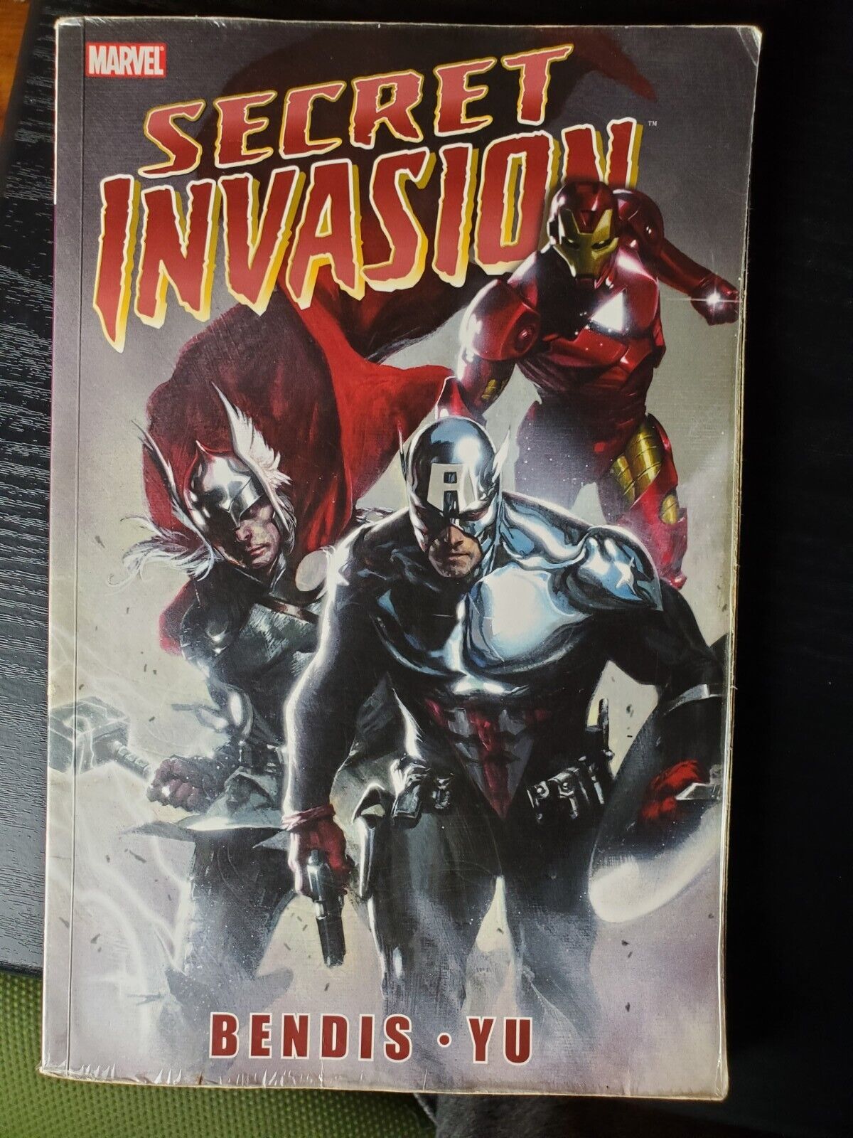 Secret Invasion Trade Paperback TPB by Brian Michael Bendis 2009 Graphic Novel