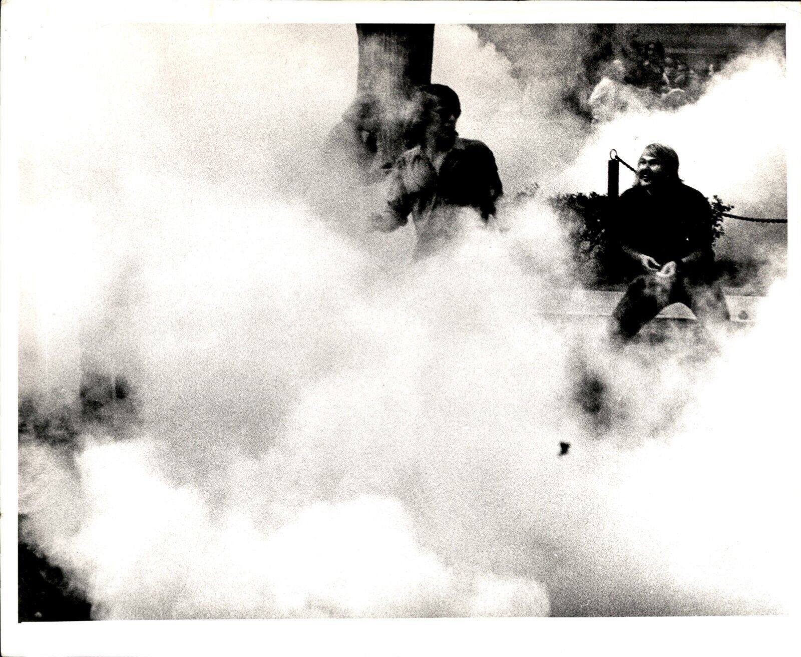 LD311 1971 Orig Earl Seubert Photo TEAR GAS UNIVERSITY MINNESOTA STUDENT PROTEST