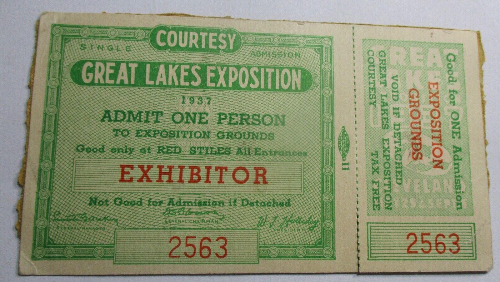VERY SCARCE EXHIBITOR PASS WITH STUB, UNUSED WORLD\'S FAIR GREAT LAKES EXPO 1937