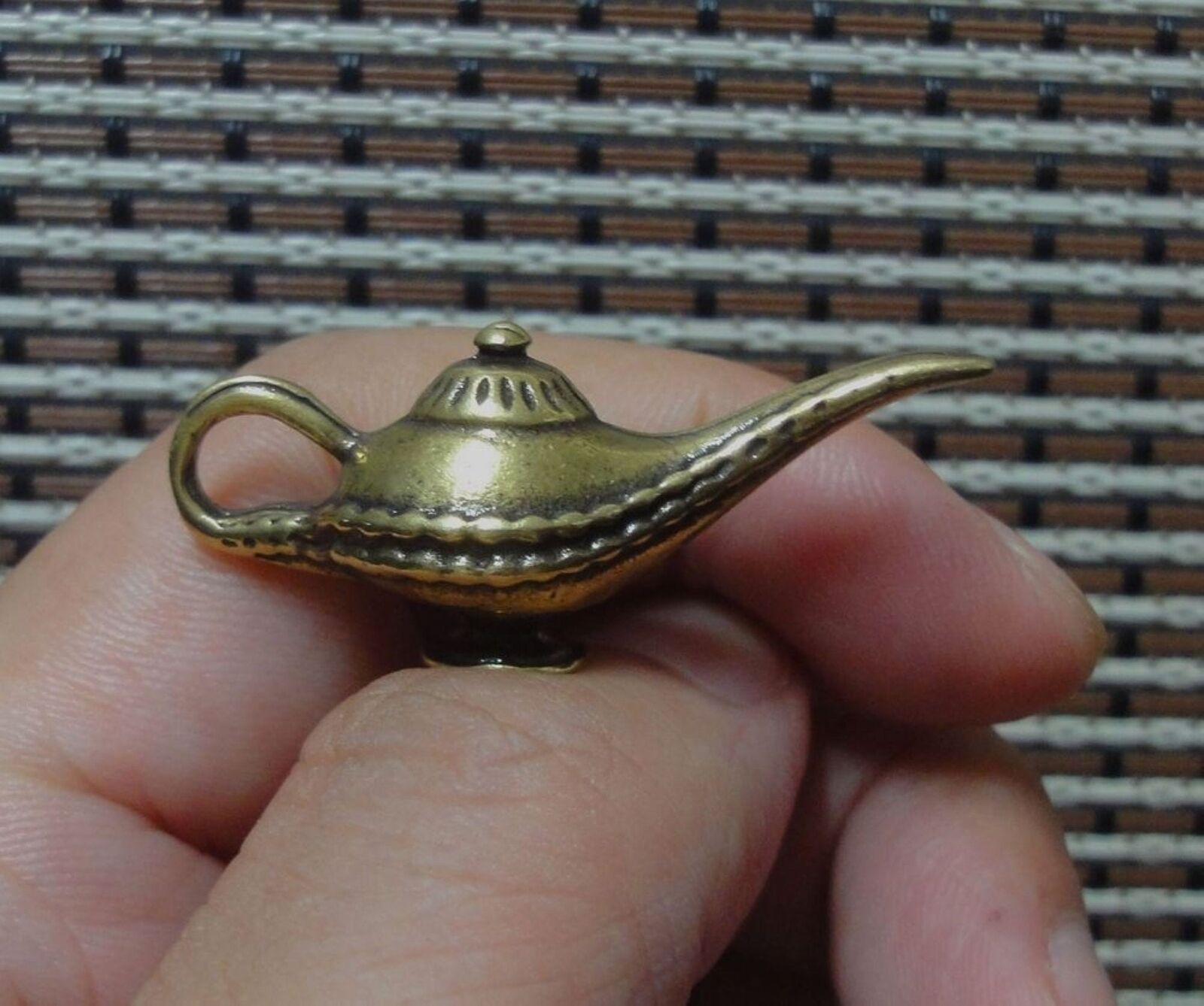 Vintage Style Solid Brass Aladdin\'s Lamp Wishing Teapot Statue Pendant