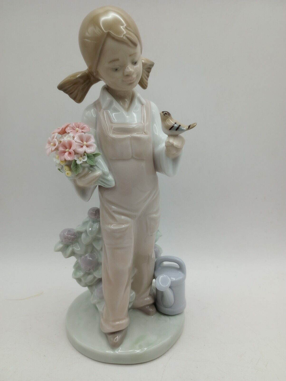 Lladro Girl w/ Bird and Flowers #5217 Figure Statue 1983