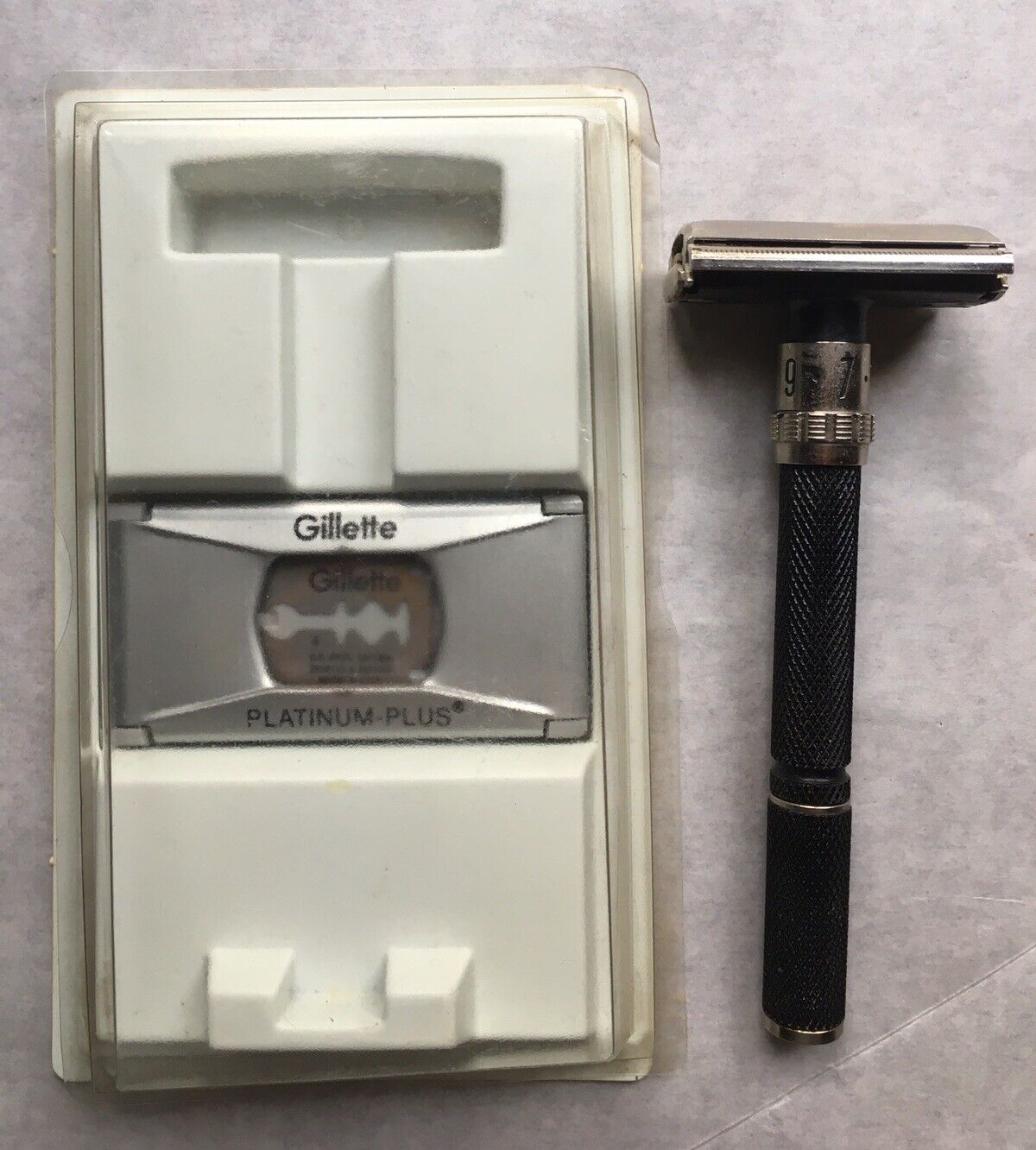 Vintage Safety Razor Gillette Long Handle E-3 Black