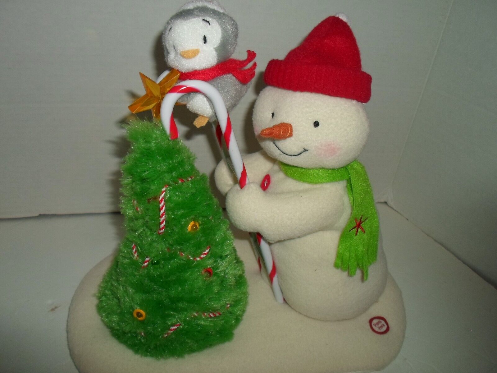 2010 HALLMARK JINGLE PALS SNOWMAN TRIMMING THE TREE MUSICAL,ANIMATED AND LIGHTS