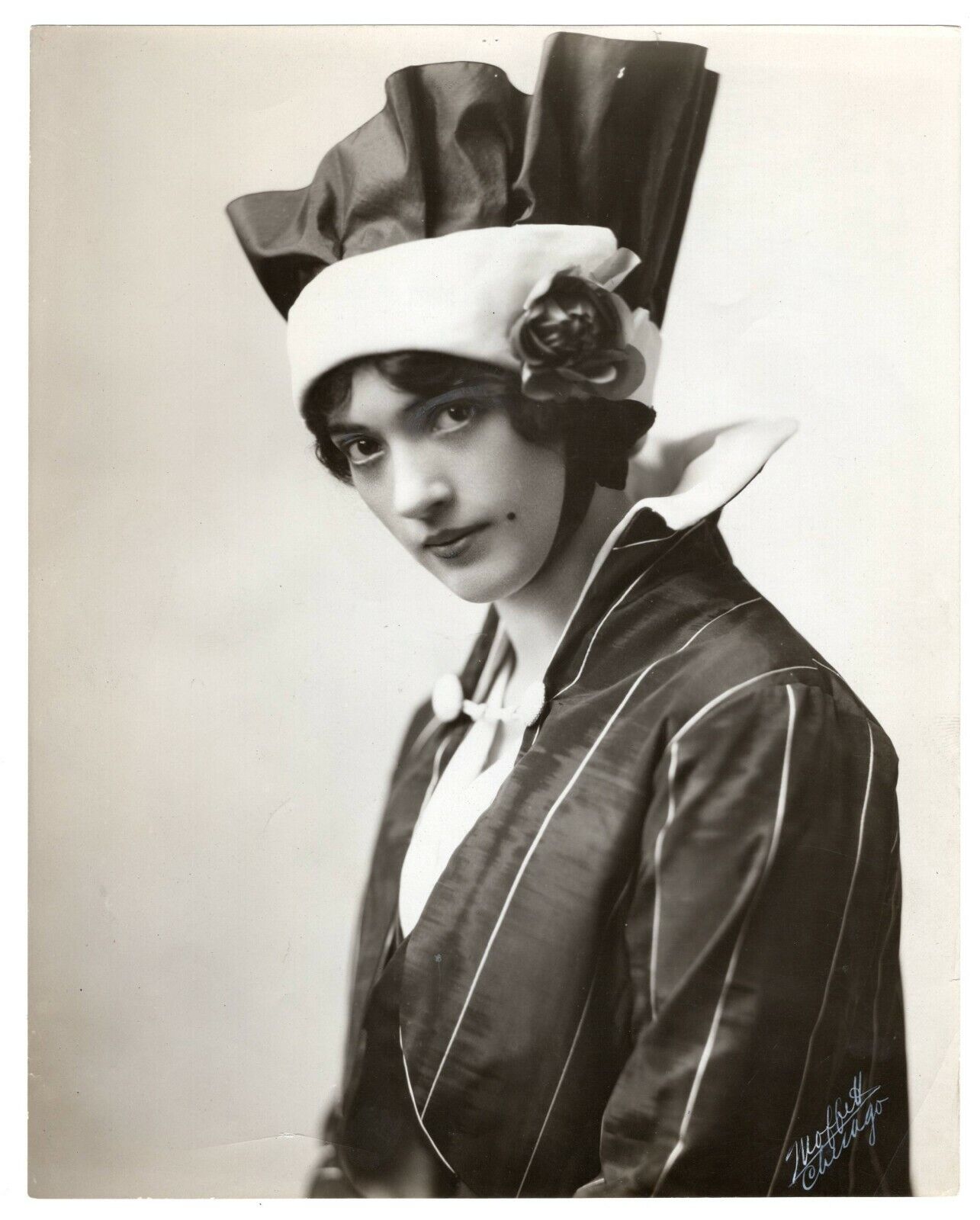 LAURA COWIE 1920s STUNNING MOFFET STYLISH POSE STUNNING PORTRAIT ORIG Photo 336