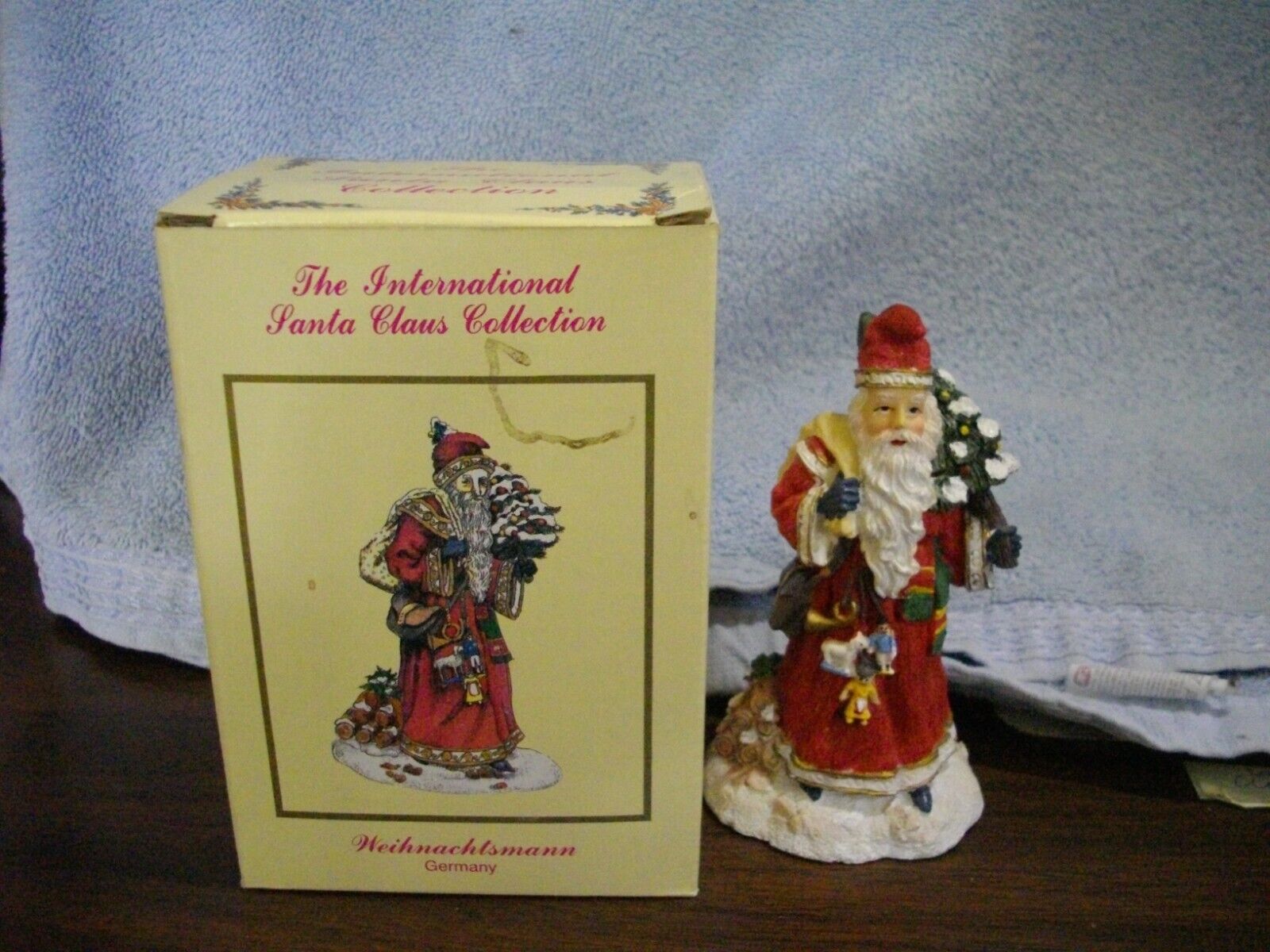The International Santa Claus Collection Weihanachtsmann Germany Figurine CS18 