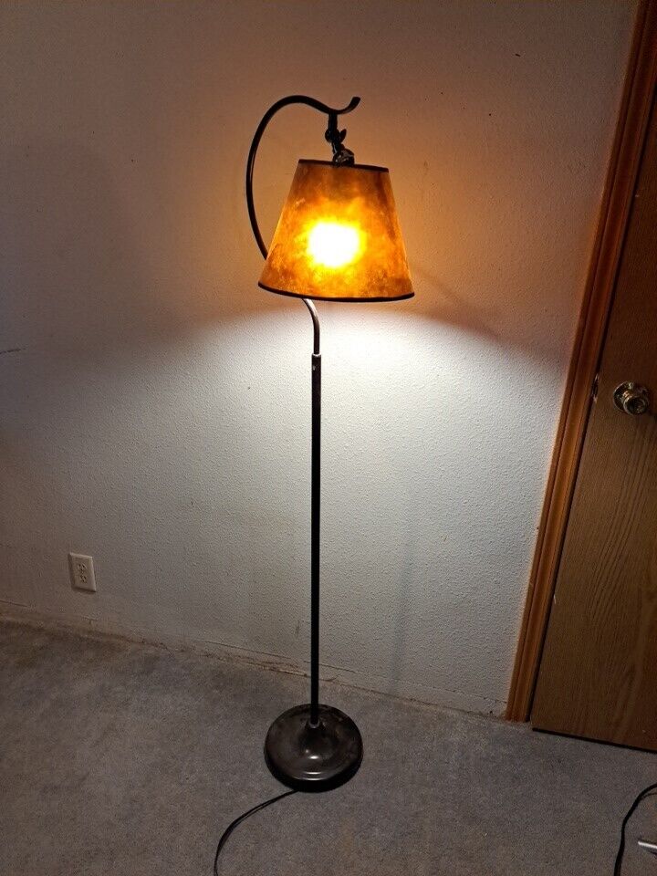 Antique Style Bronze Floor Lamp with Rotable Arm Ottlite Foot Button