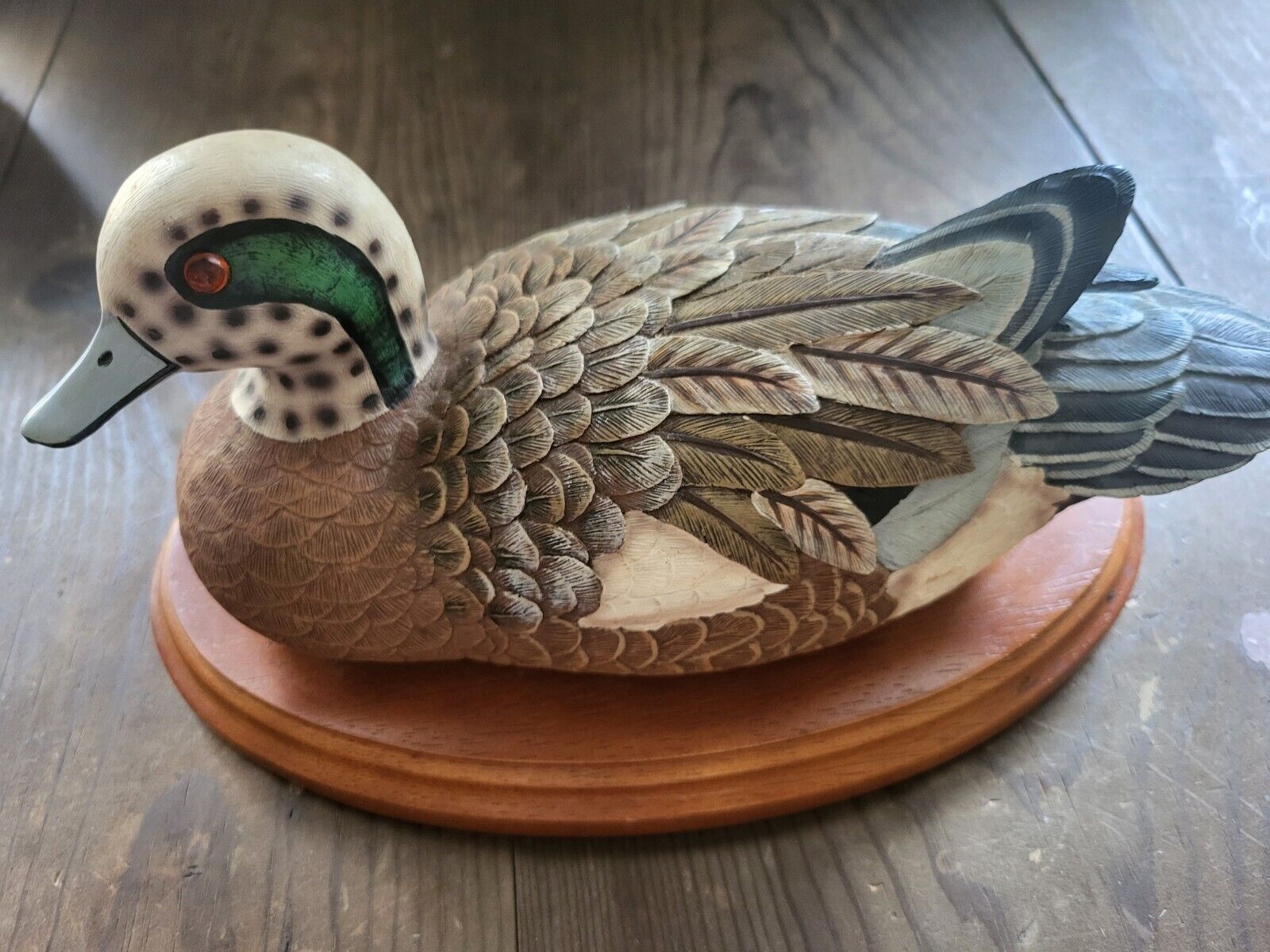 Vintage Resin Duck Decoy On Wood Mount Red Eyes Gray Feathers Beautiful 