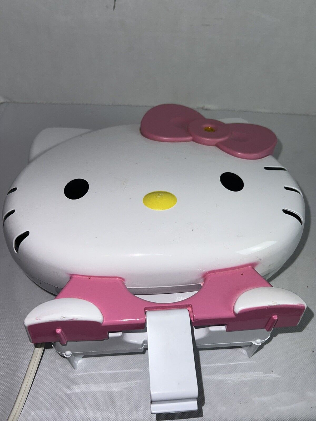 Hello Kitty Cupcake Maker KT5246 Tested Works Non Stick Brownies Dessert