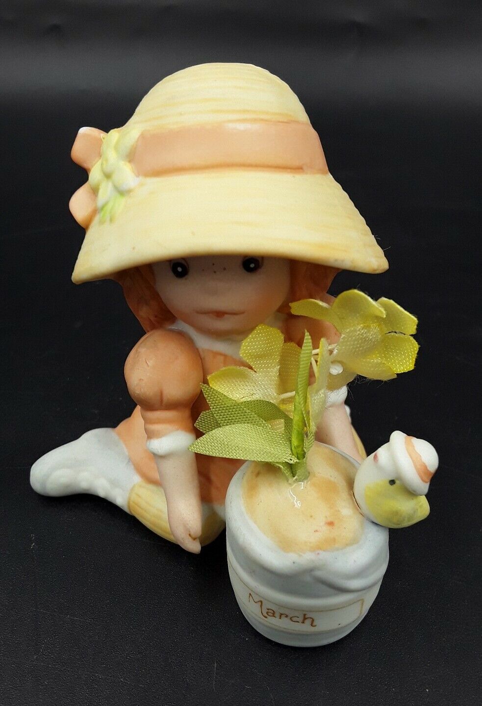 VINTAGE 1984 APPLAUSE WALLACE BERRIE Figurine March GIRL