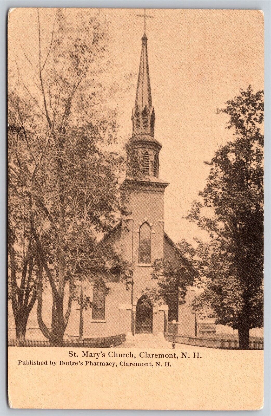 Postcard St Mary\'s Church, Claremont NH M183