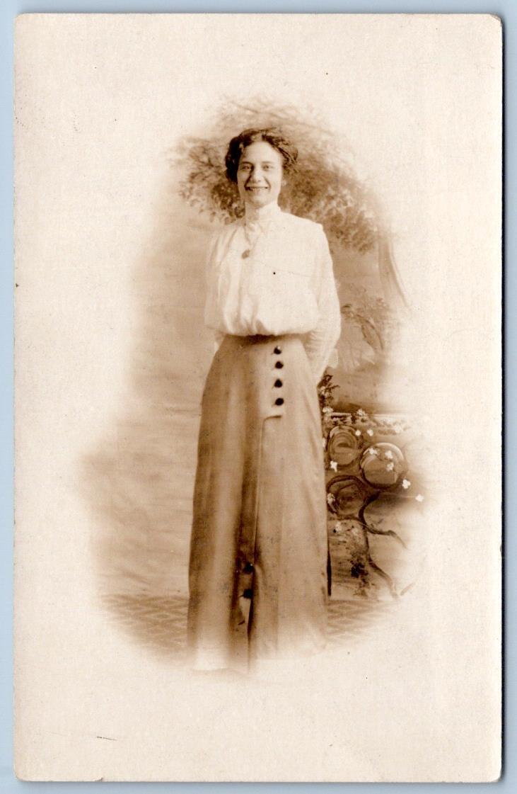 1910\'s RPPC WOMAN PAULIN PHOTOGRAPHER 219 N ILLINOS ST (ELMHURST?) POSTCARD