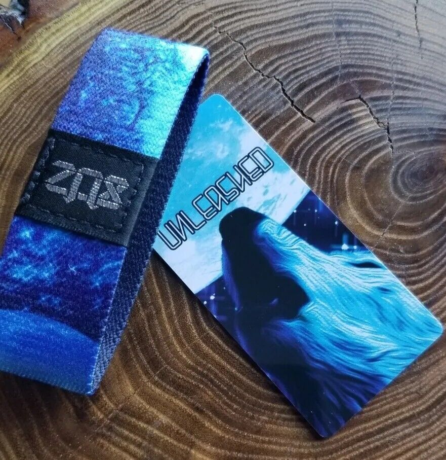 ZOX COLLECTION UNLEASHED Gorgeous WOLF design. ARTIST  LUMI       LIMITED 2000