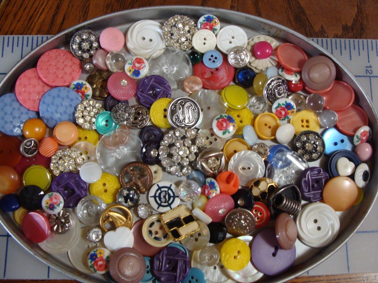 Fancy Estate Vintage Buttons Crystal Rhinestone Mop Plastic Metal  Lot of 100+++