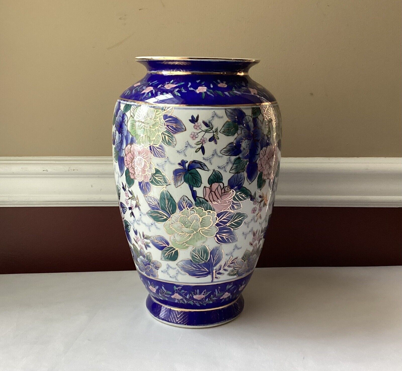 16 VTG Chinese Porcelain Blue, Pink & Green Floral Vase, Unmarked, 12\