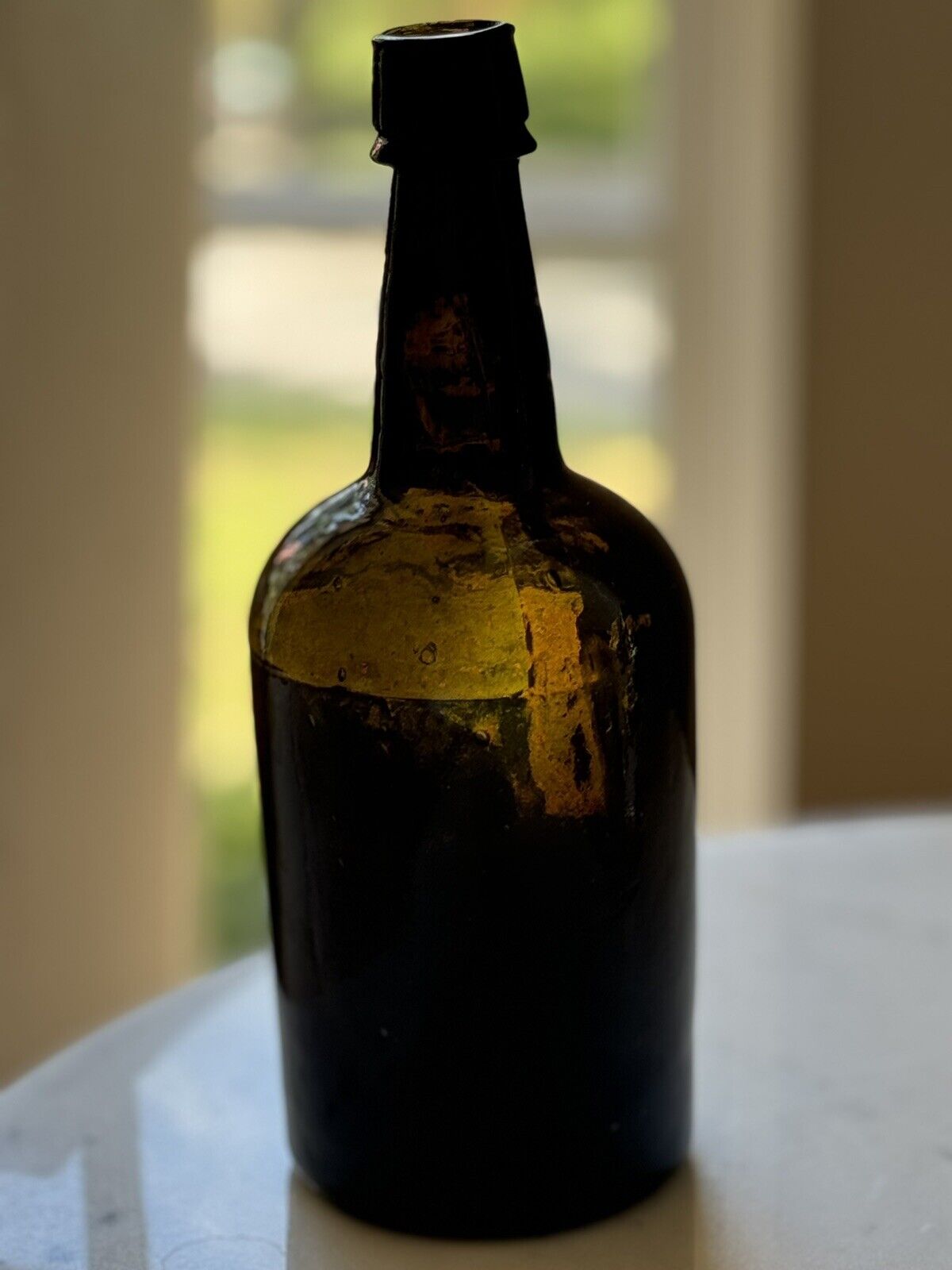 1830s ENGLISH BLACK GLASS BOTTLE GREAT CONDITION ANTIQUE 