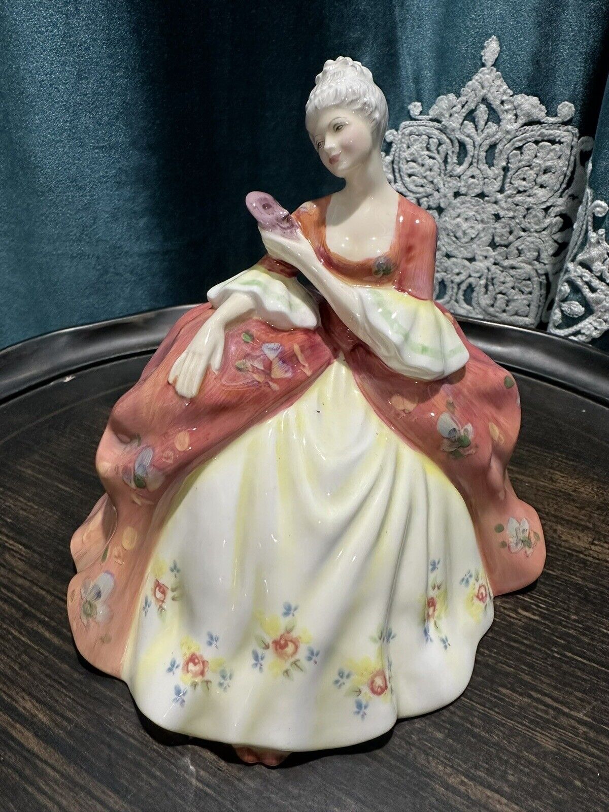 Stunning Vintage Royal Doulton Figurine, Excellent Condition
