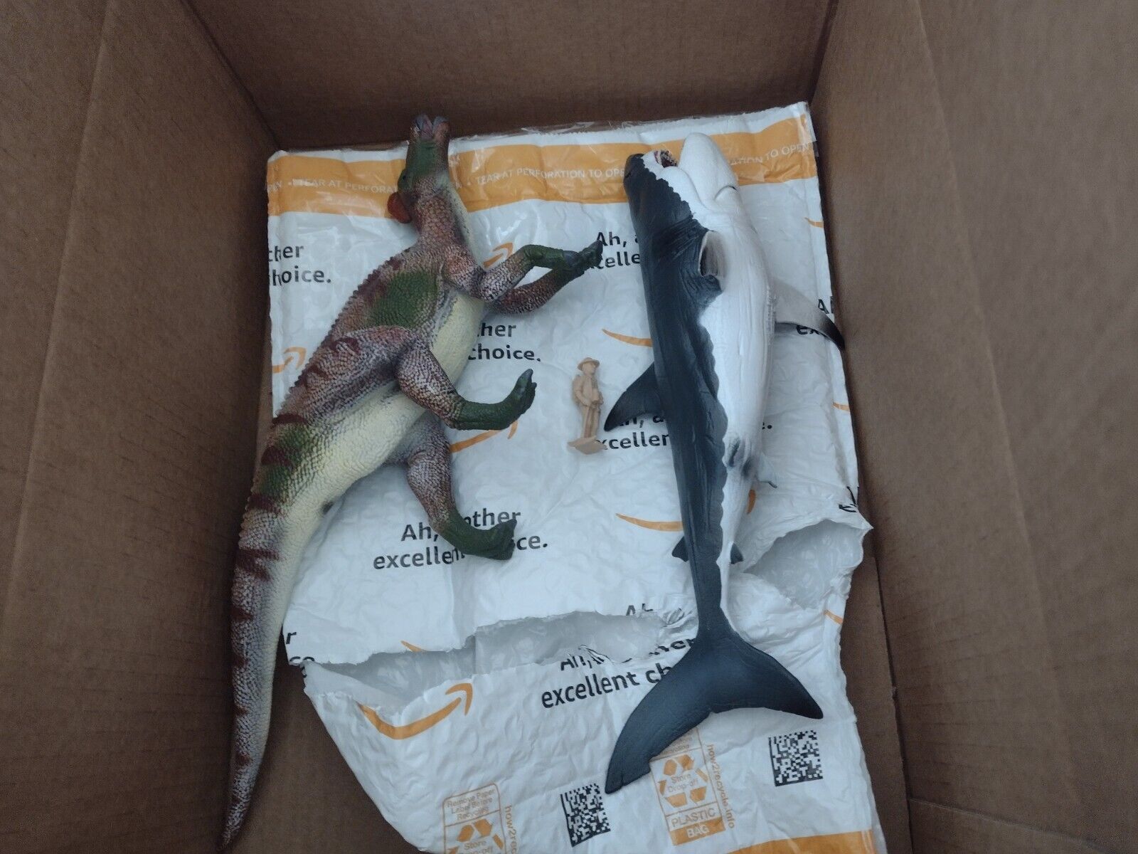 collectA deluxe 140 scale Edmontosaurus and Megalodon 