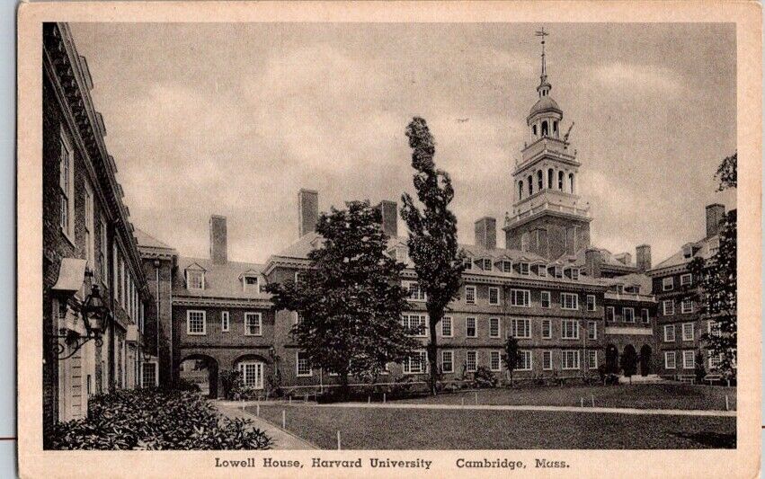 Postcard Lowell House Harvard University Cambridge MA Massachusetts 1945    M262