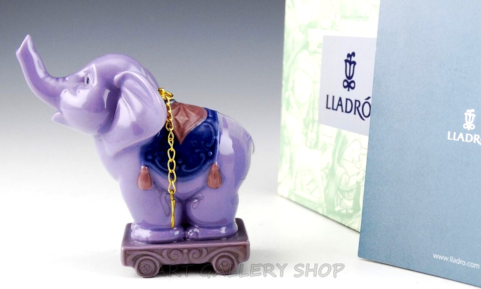 Lladro Figurine CHRISTMAS ORNAMENT CIRCUS STAR ELEPHANT #6388 Mint in Box