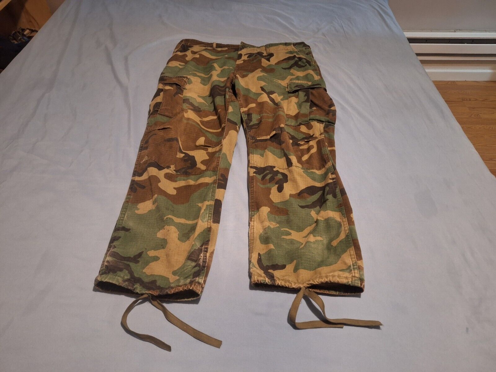 U.S. Army Woodland Camouflage Pattern Combat Trousers Size Large-Regular Used