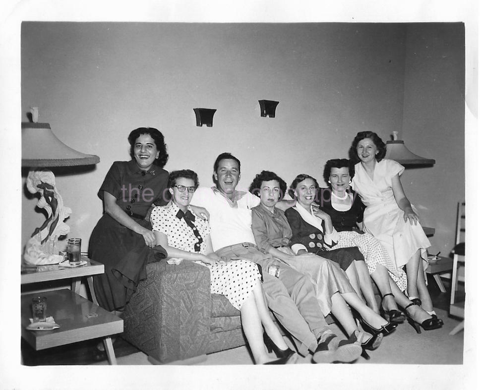 Found Family Photograph bw  Original GROUP Portrait VINTAGE 09 17 P